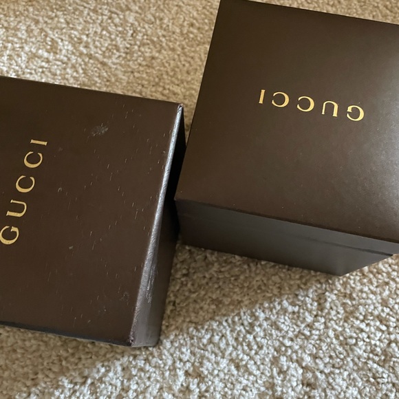 COPY - Authentic Gucci Interchangeably Watch - Picture 4 of 7